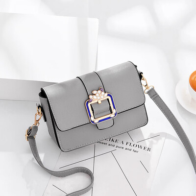 

The new trendy Korean version of the womens bag is a simple&simple girl with a single shoulder bag&a oblique satchel