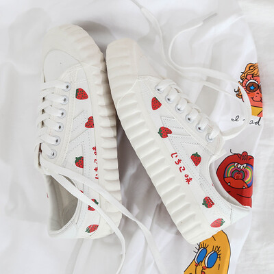 

Strawberry canvas shoes female 2019 fall new student Korean board shoes ulzzang 100 Xiaobai network celebrity trendy shoes