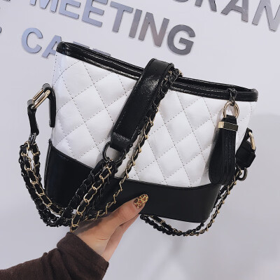 

Big bag female 2019 new rhomboid chain bag chic port style retro large capacity oblique span small square bag