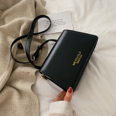 

Ins texture retro small square bag slanted womens bag 2019 new bag Japan&South Korea new simple one-shoulder bag
