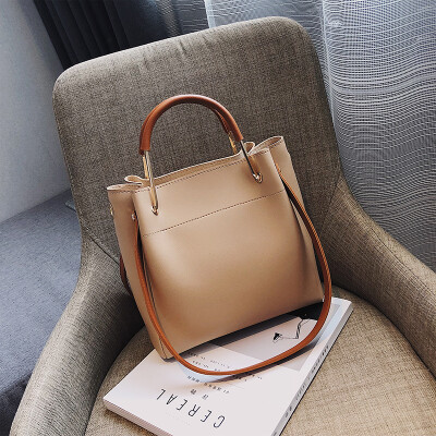 

Fall on the new small bag women 2019 new tide Korean version of Joker hand bill of lading shoulder fashion slung bucket bag women