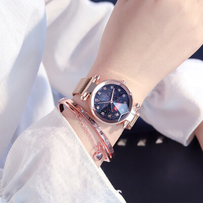 

2019 New Fashion Diamond Ladies Watch Luxury Starry Sky Women Geometric Surface Clock Magnetic Mesh Waterproof Girl Wristwatches