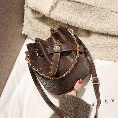 

Textured alligator pattern bucket womens bag2019 new style Korean style hand-held small bag summer fashion one-shoulder on