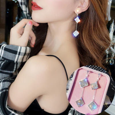 

2019 New Arrival Zinc Alloy Trendy Fashion Water Drop Women Dangle Earrings Flashing Women Korean Long-style Korean Jewelry