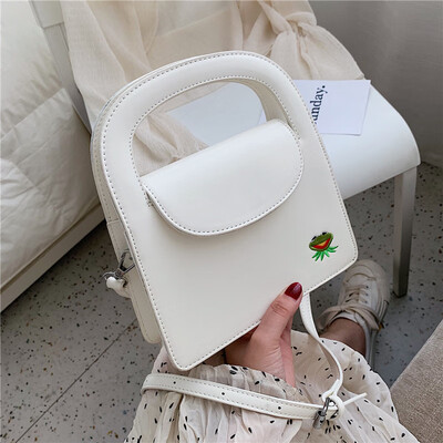 

Small square bag female new female bag cartoon embroidered shoulder Messenger bag Korean version of the wild student tid