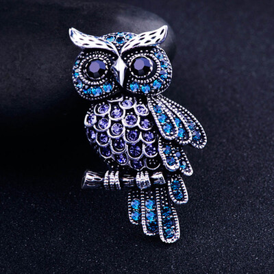

Womens Drill Owl Brooch Elegant Alloy Cartoon Owl Pin Fashion Bird Brooch Pin Badge Girls Lapel Pin
