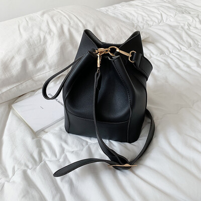 

Ins simple broadband bucket bag women 2019 new small Korean version of Joker fashion shoulder Messenger bag