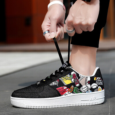 

Autumn new mens Korean fashion student graffiti canvas shoes couple breathable casual shoes sneakers