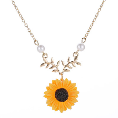 

Fashion Pearl Sunflower Necklace Female Temperament Sunflower Pendant Necklace