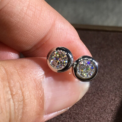 

Fashion Women Earring Stud Shiny Round CZ Zircon Crystal Jewelry Stud Earrings