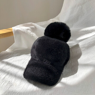 

Hat female Korean version of the tide winter fashion hundred plush velvet cap net red ins hair ball ball warm baseball cap