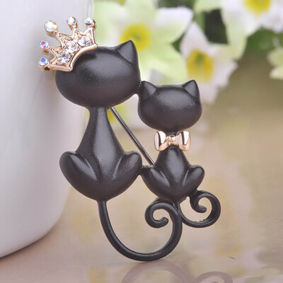 

Gentle Mother Daughter Cats Brooches Crystal Crown Queen Corsages Hijab Pin