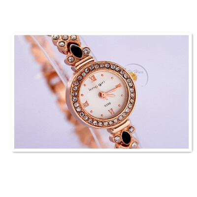 

2018 new bracelet watch ladies student Mori girl cute casual trend diamond love soft sister watch free postage