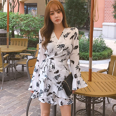 

Korean Autumn Floral Dresses Long Sleeve Streetwear Ruffles Robe Sexy White Blue Retro V neck Mini Sundress Party Vestidos