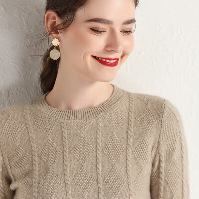 

Cashmere lady 19 new autumnwinter pure cashmere albus white cashmere style diamond shaped thick round collar pure cashmere lady