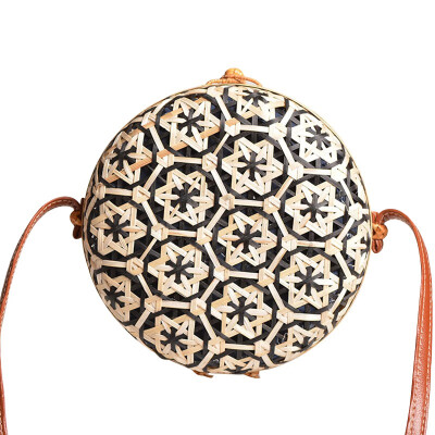 

Fashion Trend Bamboo Woven Rattan Buckle Womens Messenger Bag Round Flower Pattern Decoration Messenger Bag