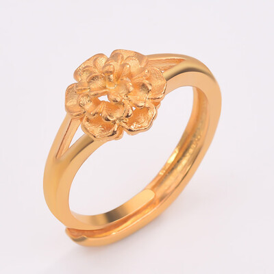 

WomenS Flower Shaped Golden Color Ring