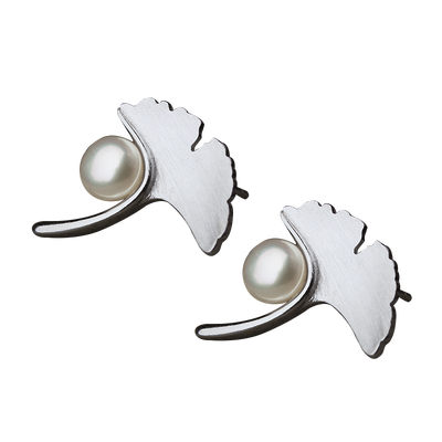 

Luo Linglong s925 sterling silver earrings female ginkgo leaves natural pearl earrings decorated allergy simple temperament art