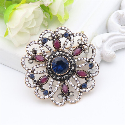 

Vintage Turkish Women Round Flower Damask Rose Brooch Pin Hollow Resin Jewelry Antique Gold Color Arabia Bride Scarf Lapel Pin