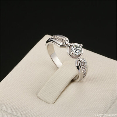 

Silver Color Fashion CZ Diamond Wedding Engagement Ring Made With Cubic Zirconia Jewelry For Women Wholesale R512