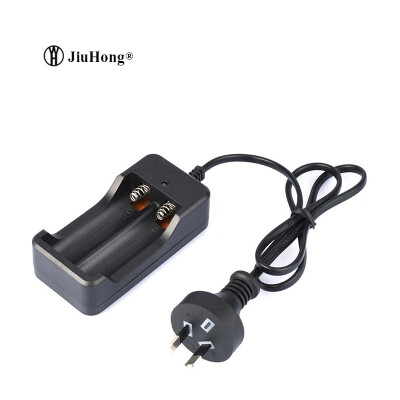 

1 Pcs 2017 Direct Selling Rushed 18650 Li-ion Input 100-240v 47-63hz Output 4.2v Eu/us/Au/Bs Rechargeable Battery Charger