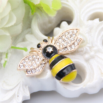 

Cute Bee Brooch Pin Женские штыри отворотом Flies Насекомые Рождественские броши Rhinestone Enamel Animal Jewelry Broches Girl Fes