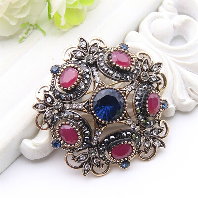 

Antique Turkish Women Flower Brooch Pin Resin Retro Gold Color Hollow Round Star Brooches Broches Bridal Ethnic Jewelry Pins