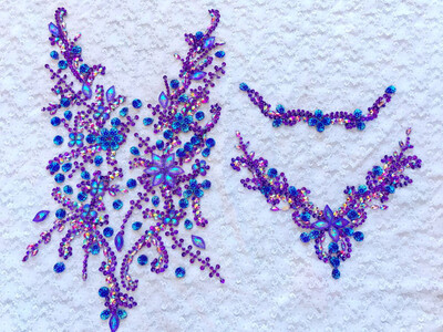 

ручная фиолетовая шитье на Rhinestones applique на сетчатых хрустальных заплатах отделка 50 * 30/30 * 20 см для платья назад и спереди