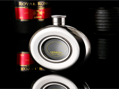 

Qian Xu Russian portable jug Whiskey Jug Jug Jug stainless steel authentic outdoor portable 5 ounces ounce pure hand-made wine fun