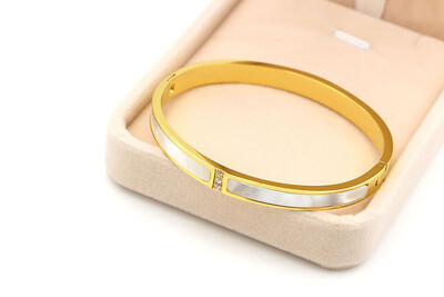 

Korean Couple Bracelet 18K Rose Gold Three Diamond White Shell Bracelet Womens Couple Gold Brace Natural Diamond Bracelet