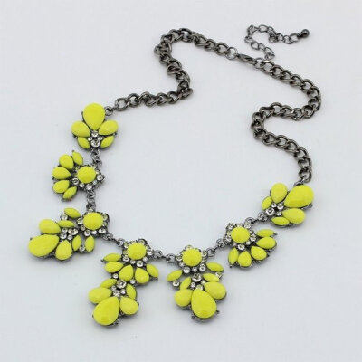 

New Fashion Woman's Bib Choker Fluorescence Crystal Gem Flower Drop Necklace