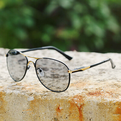 

Molong smart polarized color glasses anti-UV driving mirror male driver driving mens sunglasses light color color change BML87