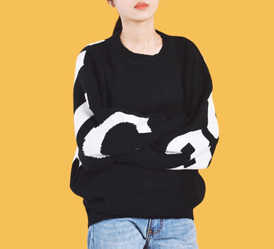 

2018 Black Fashion Hit Color O-neck Casual Women Thick Sweater Black Batwing Sleeve Sweater