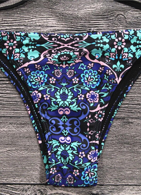 

2018 Triangles Vintage Print String Bathing Bikini Set