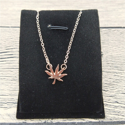 

New Weed Leaf Necklace Trendy Style Weed Leaf Pendant Necklace Women Fashion Plant Jewellery