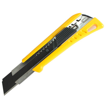 

Tajima 1101-0017 Large 22mm wide utility knife LC620B