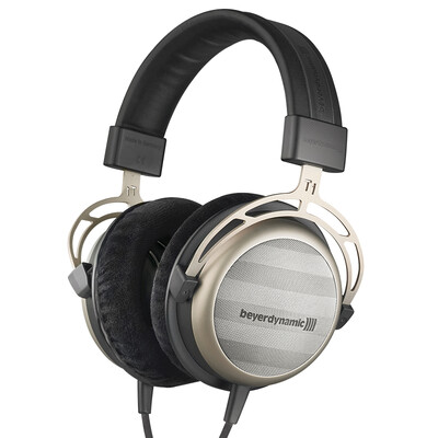 

Beyerdynamic T1 II wearing a new generation of Tesla flagship HIFI headset distinguished version