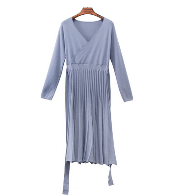 

Canvaus Autumn New Knitted V-neck Long-sleeved Lace-up Elastic Waist Pleated Dress