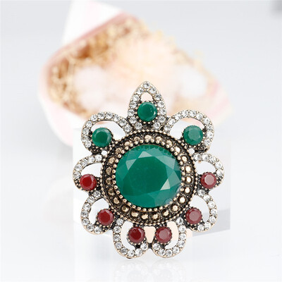 

Vintage Big Round Natural Stones Women Brooch Pins Antique Gold Color Resin Crystal Dress Corsage Russia Ethnic Jewelry 2018 New