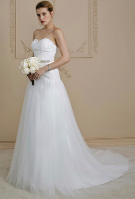 

A Line Sweetheart Lace Custom Wedding Dresses with Beading Appliques Buttons by CIRCELEE®