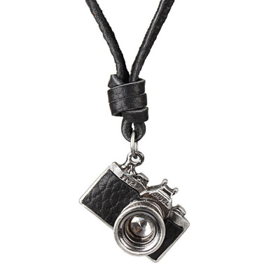 

Literary Cowhide Necklace Fashion&Antique Ornaments Camera Cortico Necklace