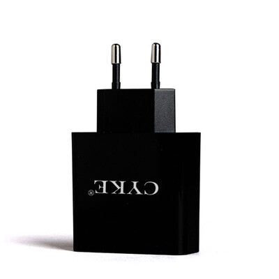 

CYKE multi-port USB fast charge charger 3C European standard US smart digital display charger 5v3a flat travel charger