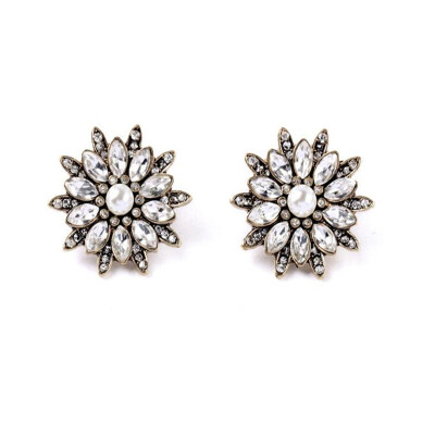 

Aiyaya Fashion Style Elegant Waterdrop Snowflake High Quality Cubic Zircon Round Stud Earrings