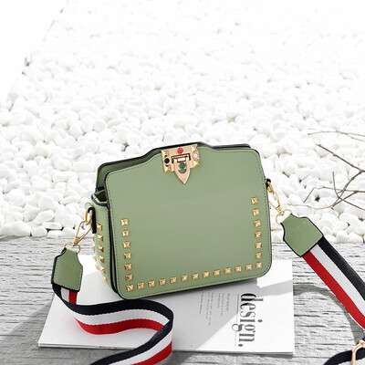 

2018 fashion Studs closure PU leather Wide strap designer Luxury brand shoulder bag woman Clutch hand bag