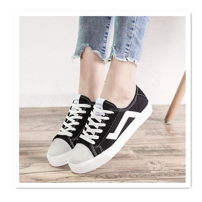 

Korean version of the tide female 2018 street shot shoes round head womens canvas shoes with college wind platform casual shoes