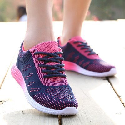 

New lightweight shock-absorbing running shoes versatile student travel Korean version of flying woven mesh sneakers