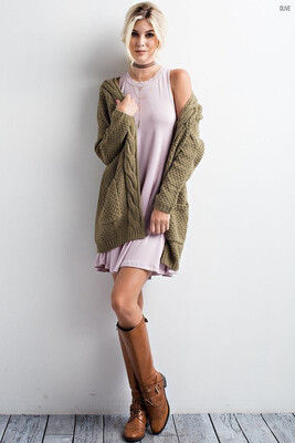 

Medium length long sleeved sweater sweater