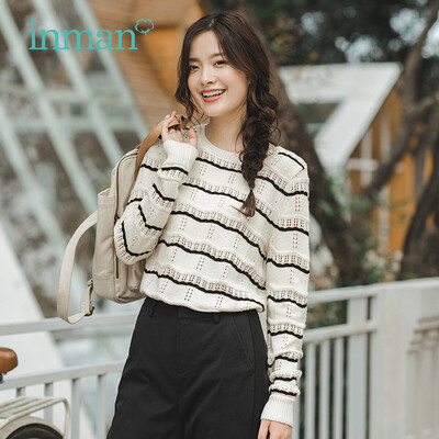 

INMAN 2018 autumn new round neck hollow corrugated literary wild sweater female 18831VP32478 black&white strip