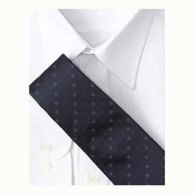 

2018 tall&still tie Trend front