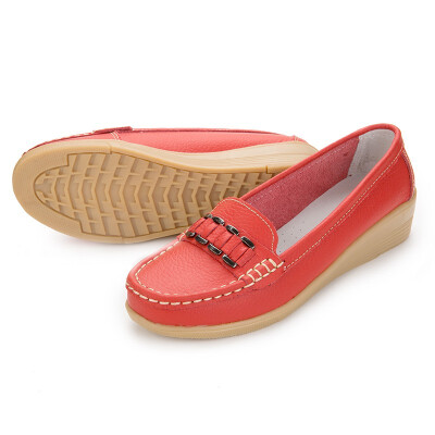 

Mother middle-aged lady breathable hollow flat-bottomed non-slip comfortable leather wear-resistant shoes in summer